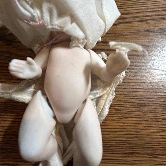 Bisque doll from Japan - Picture 6 of 8